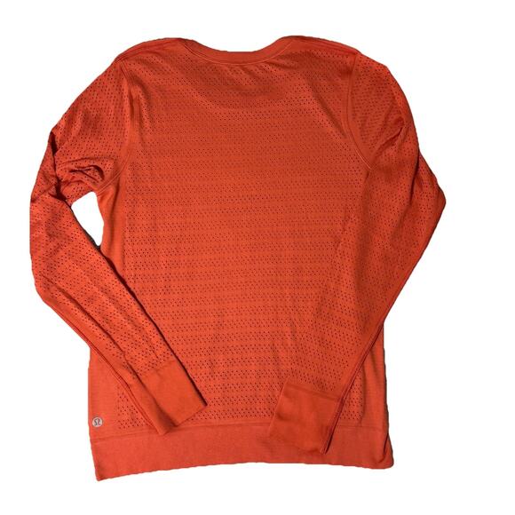 LULULEMON BREEZE BY LONGSLEEVE PERFORATED WOMENS SHIRT SZ 6 EUC - Picture 4 of 7